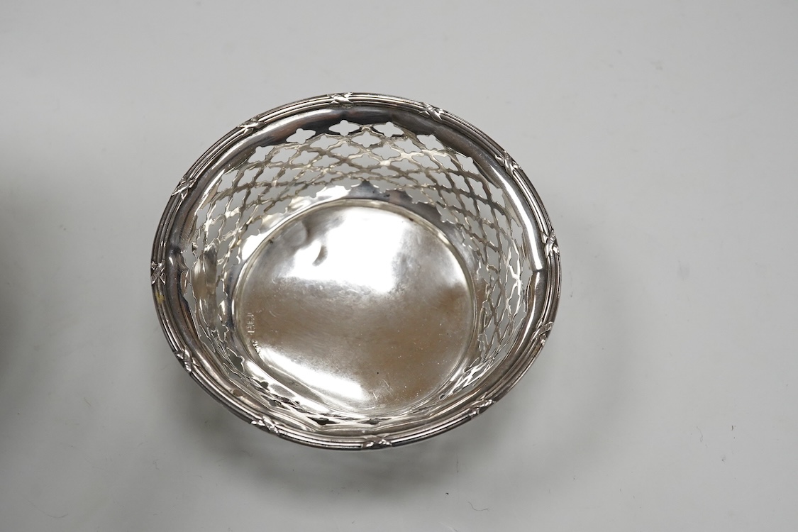 A George VI silver circular bowl, by S. Blanckensee & Sons Ltd, Chester, 1940, diameter 11.4cm, together with a small pierced silver nut dish, 8oz.